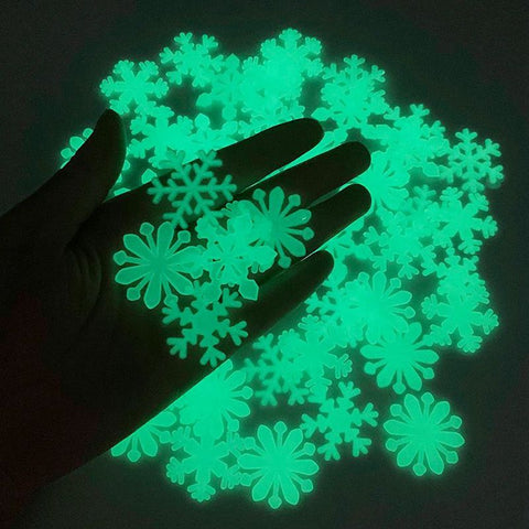 50Pcs Luminous Snowflake Wall Stickers Glow In The Dark Decal for Kids Baby Rooms Bedroom Christmas Home Decoration Navidad 2021